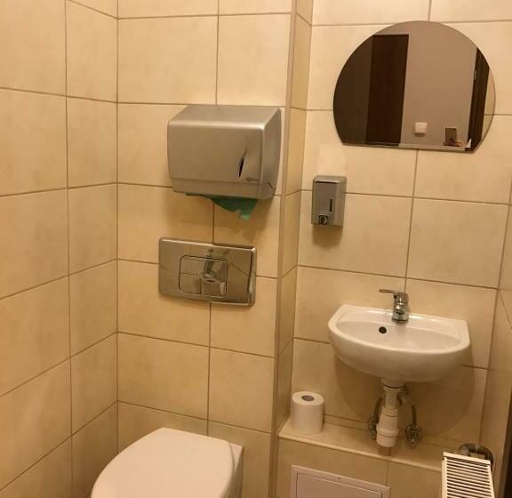 バスルーム共有のトリプルスタンダード, Noclegi Mikołów