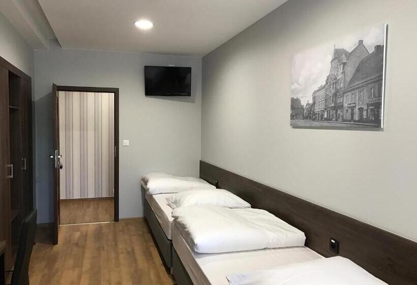 标准四人间共用浴室, Noclegi Mikołów
