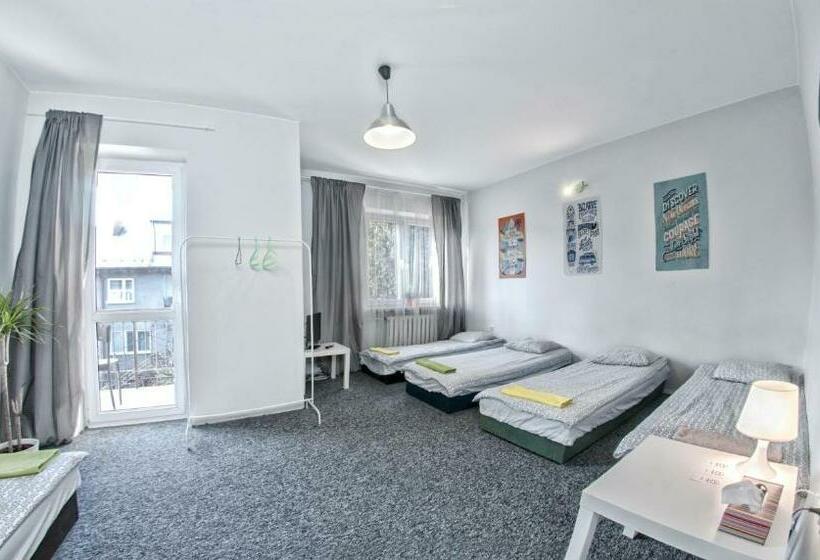 اتاق استاندارد سه نفره, Place4us