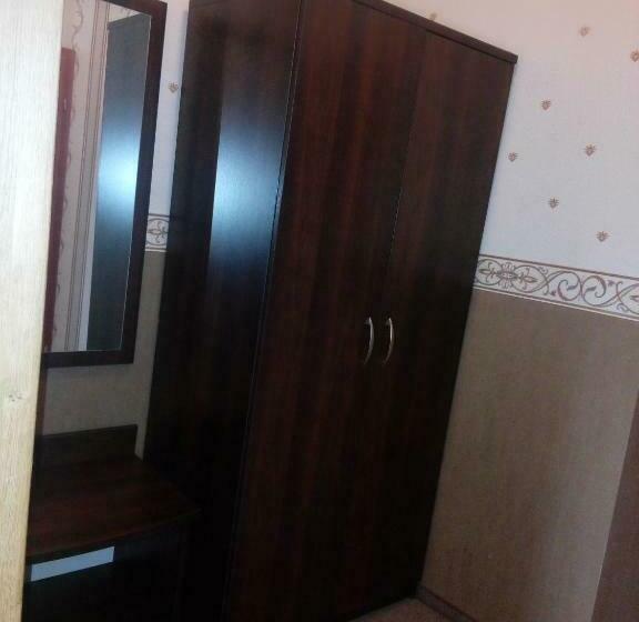 اتاق عادی, Boży Dar