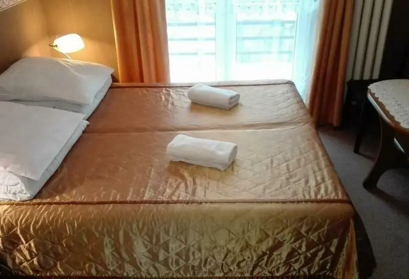 Basic-huone, Boży Dar