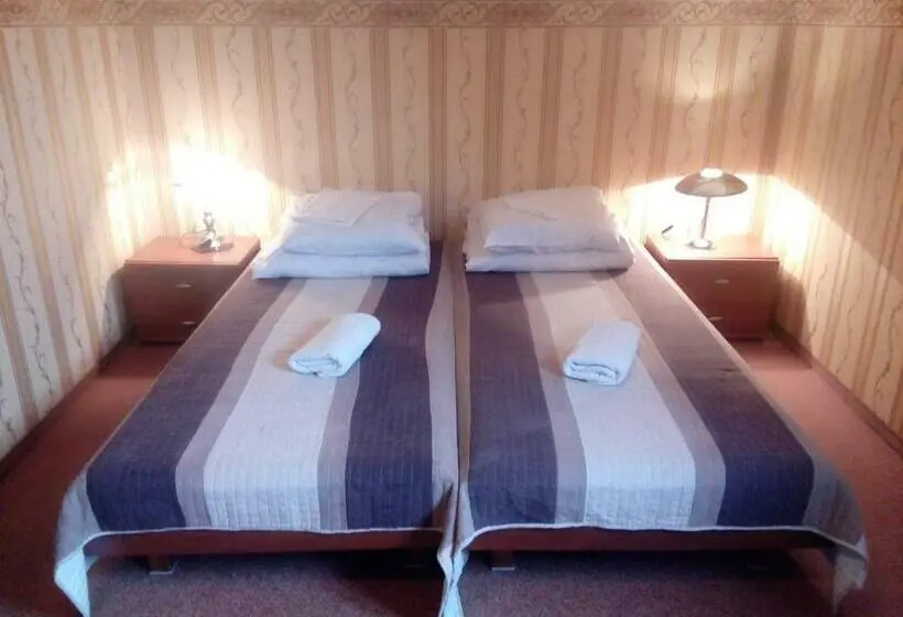 Standard Kolmen Hengen Huone, Boży Dar