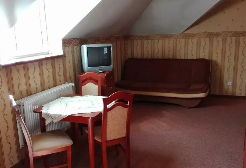 Standard Kolmen Hengen Huone, Boży Dar
