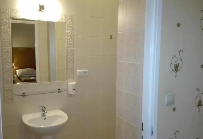 Standard Neljän Hengen Huone, Boży Dar