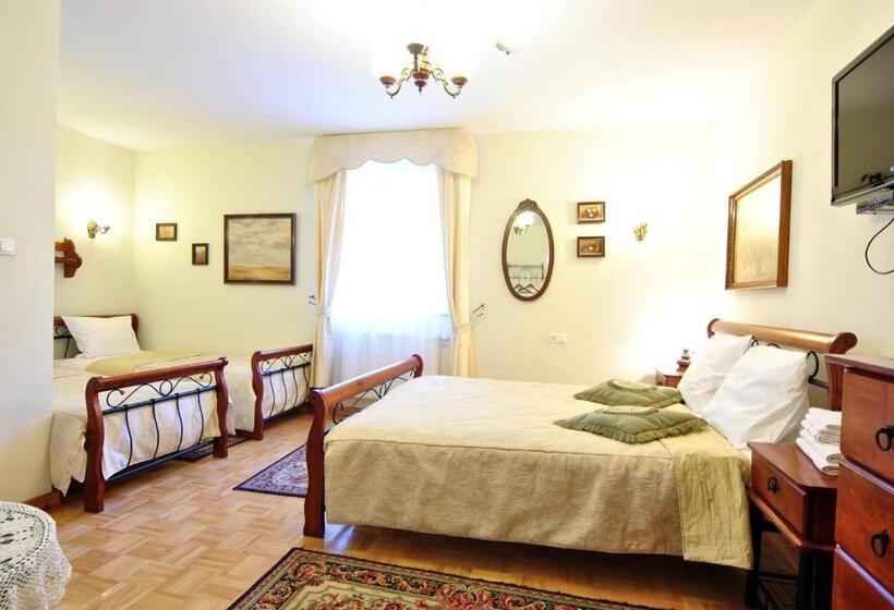 غرفة عائلية, Dworek Ojca Mateusza