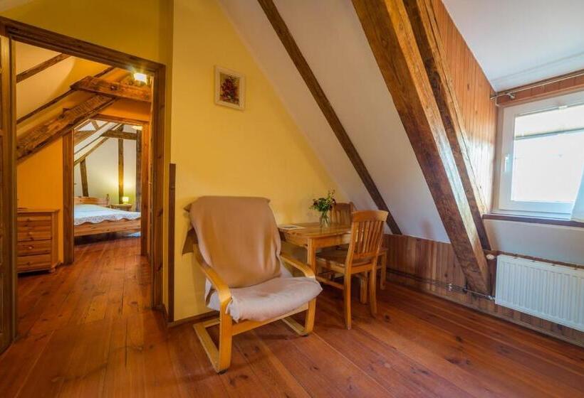 استودیوی استاندارد, Folwark łuknajno Nad Jeziorem śniardwy