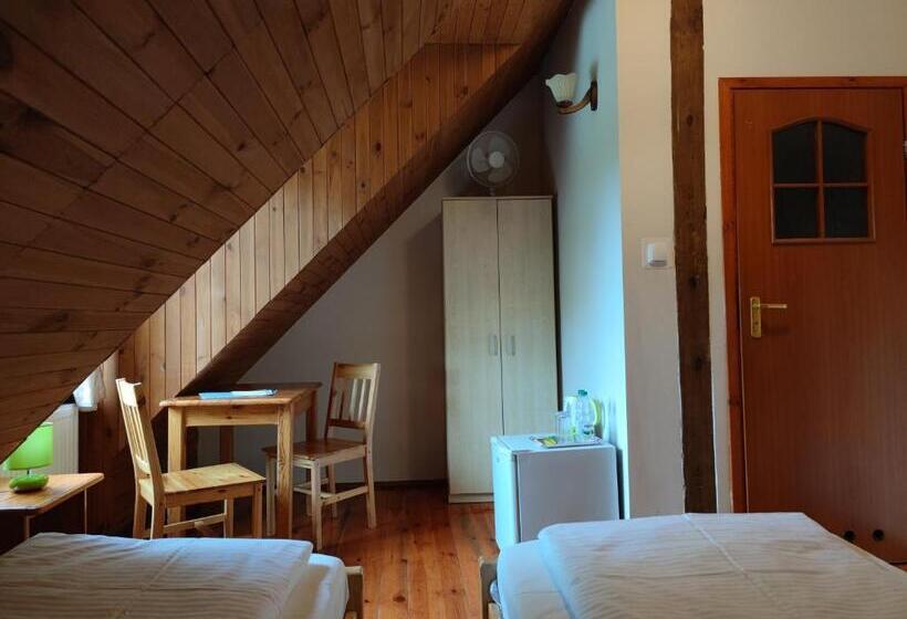 اتاق عادی, Folwark łuknajno Nad Jeziorem śniardwy