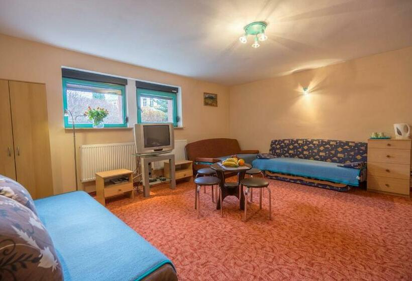 スタンダード4人部屋, Relaks