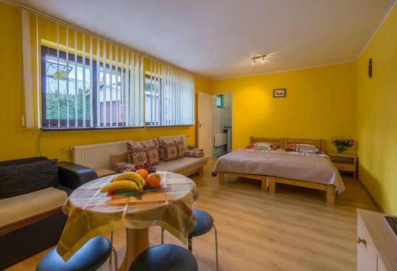 スタンダード4人部屋, Relaks