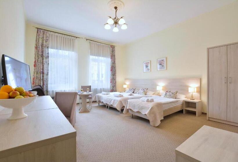 スタンダード４人部屋, Villa Antica