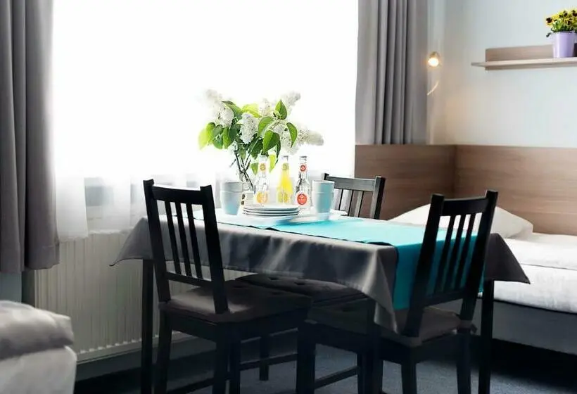 Standard Kolmen Hengen Huone, Hostel Azymut