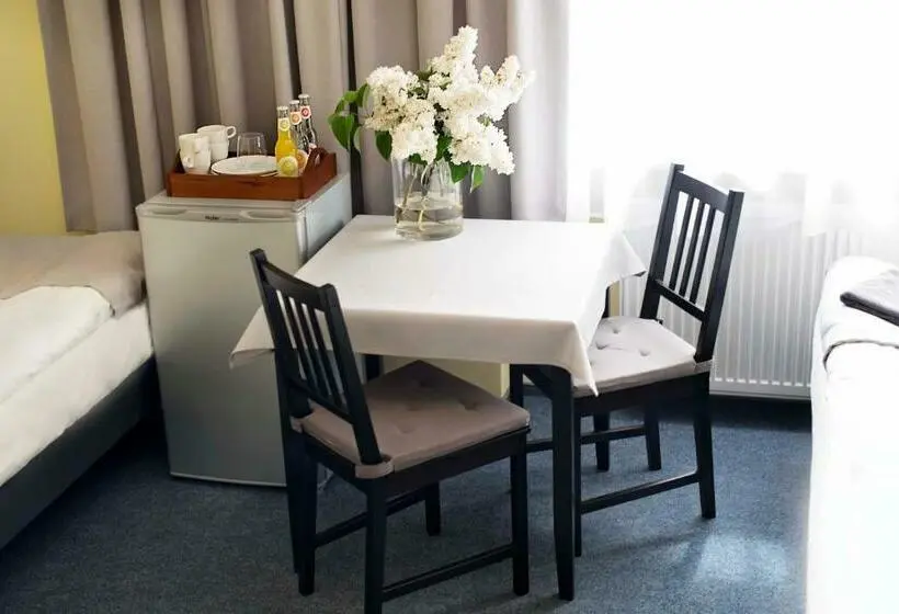 Basic-huone, Hostel Azymut