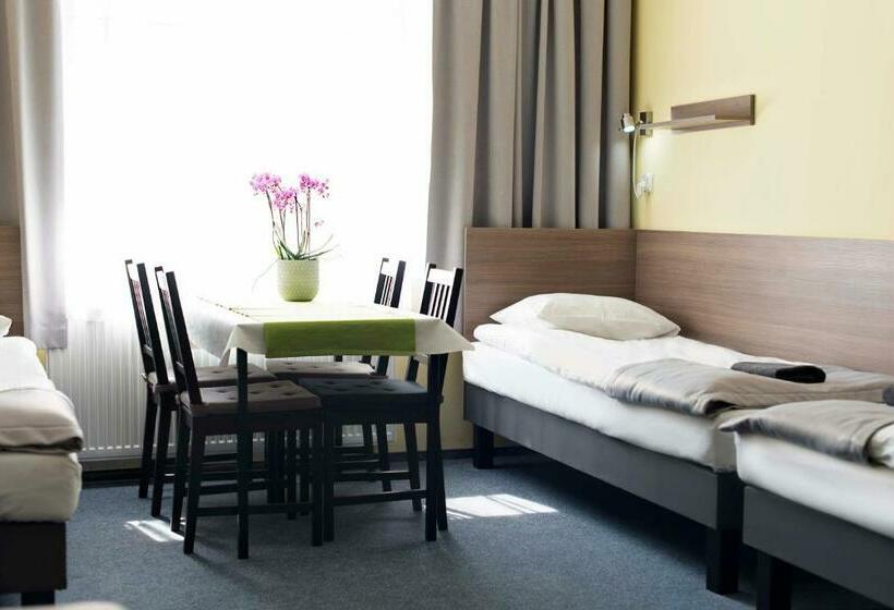 اتاق استاندارد چهار تخته, Hostel Azymut