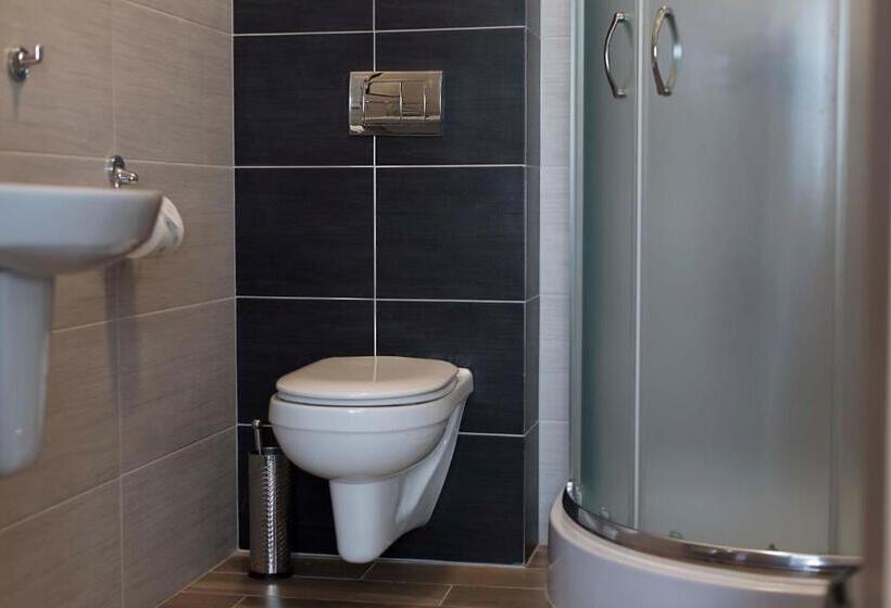 اتاق استاندارد چهار تخته, Hostel Azymut