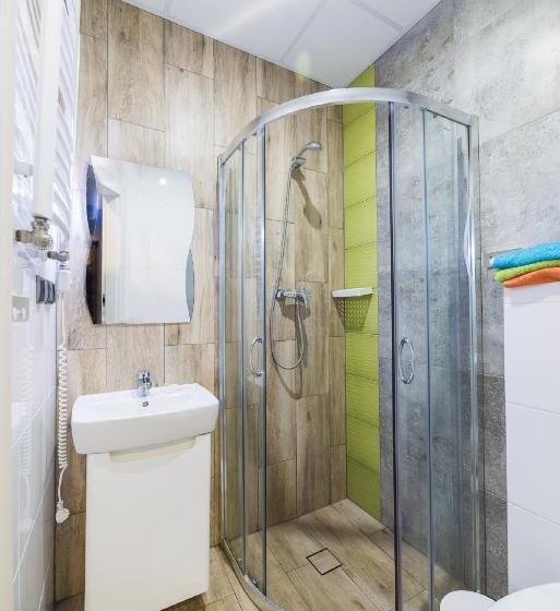 غرفة قياسية ثلاثية, Hostel Filip 2
