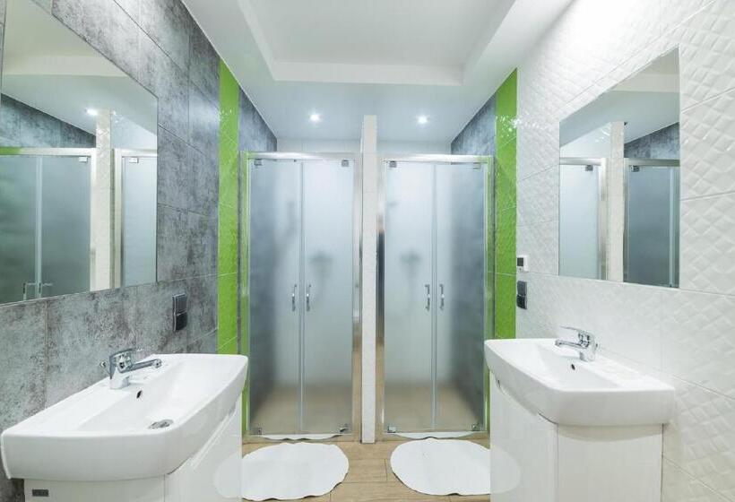 سرير فى غرفة مشتركه, Hostel Filip 2