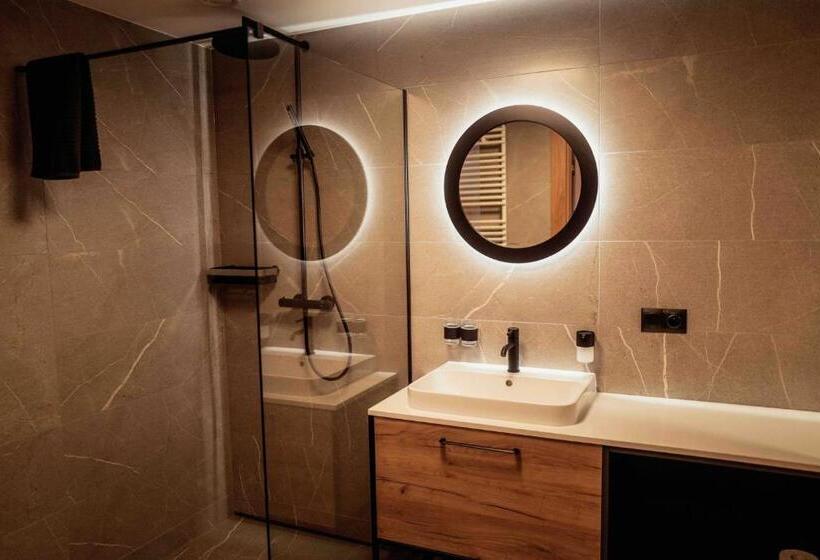 Номер Стандарт, Angie