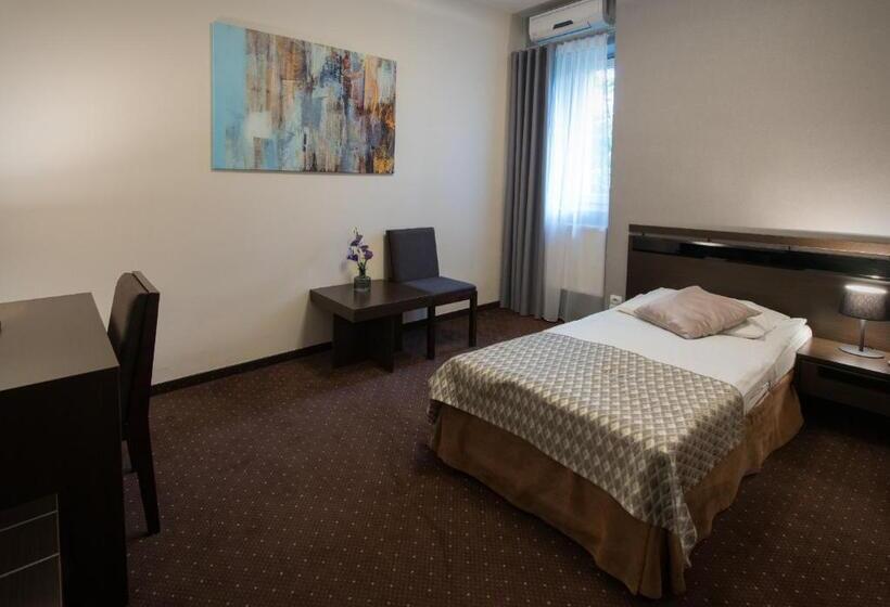 اتاق استاندارد یک نفره, Capitol