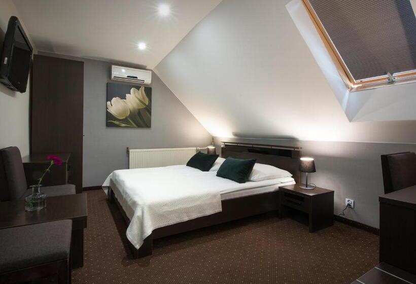 اتاق لوکس, Capitol