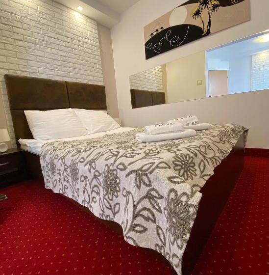 اتاق لوکس, Marand