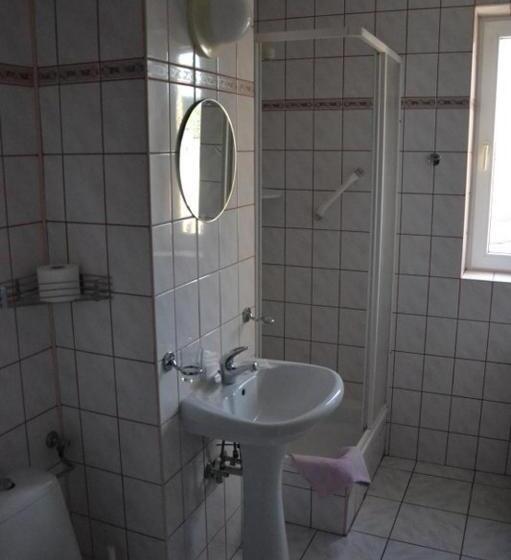 스탠다드 싱글 룸, Margo