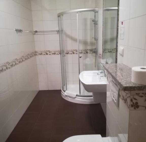 استودیو استاندارد با بالکن, Victoria Cechini