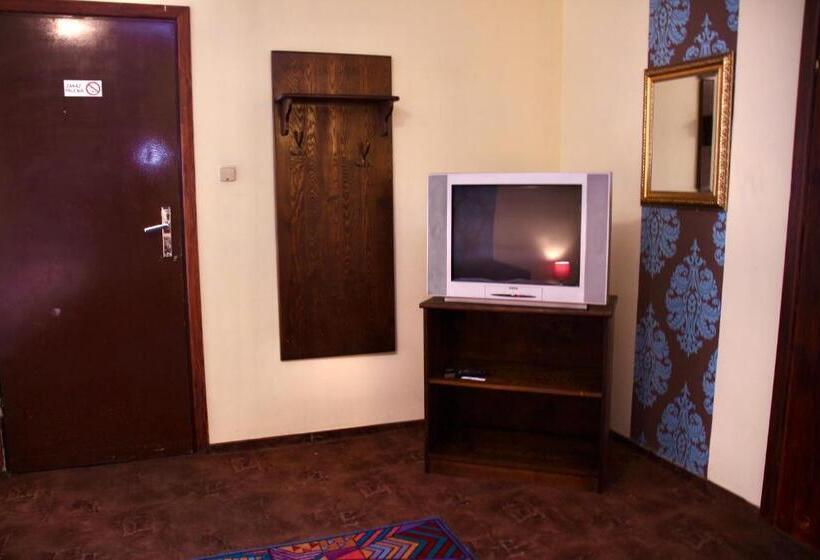 חדר סטנדרט לשלושה, Zajazd Pod Kominkiem   Brzoza Koło Torunia