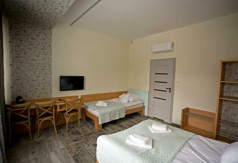Номер Стандарт Трехместный, Motelik Grosar Gorlice