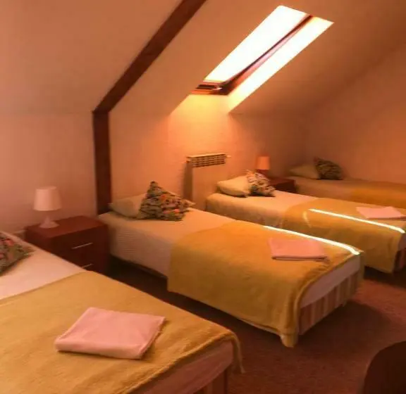 スタンダード4人部屋, Villa Beata
