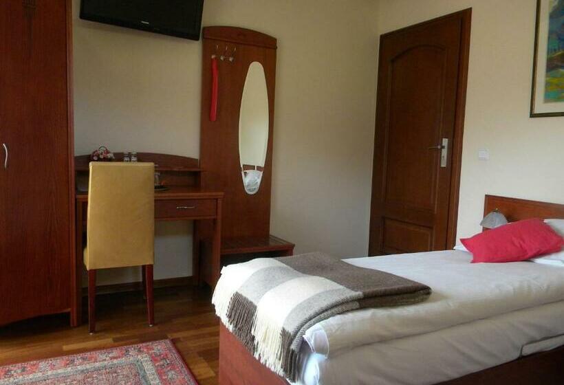 חדר סטנדרט לשלושה, Willa Podgórska