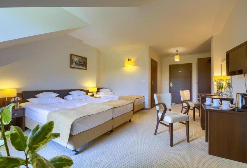 اتاق استاندارد سه نفره, 4 Pory Roku & Spa