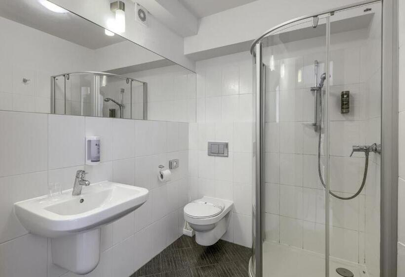 اتاق لوکس, 4 Pory Roku & Spa