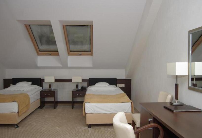 Номер Стандарт в Мансарде, 4 Pory Roku & Spa