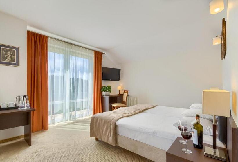 خانه 1 خوابه, 4 Pory Roku & Spa