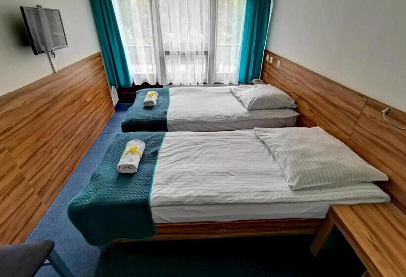 اتاق استاندارد سه نفره, Dom Wczasowy Jawor