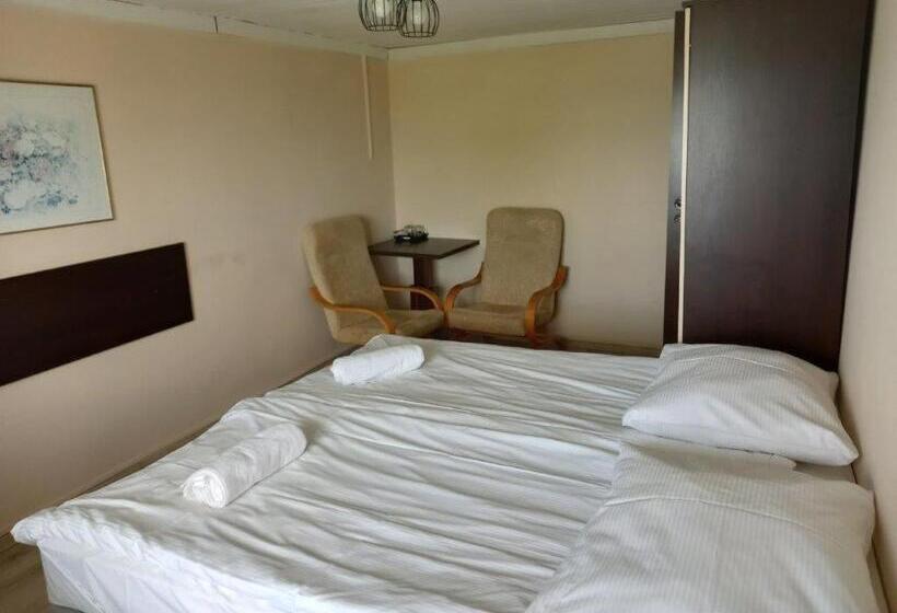 חדר סטנדרט לשלושה, Halny Natura Tour