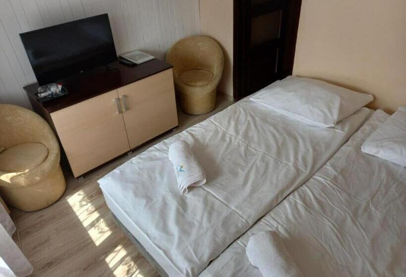 חדר בסיסי, Halny Natura Tour