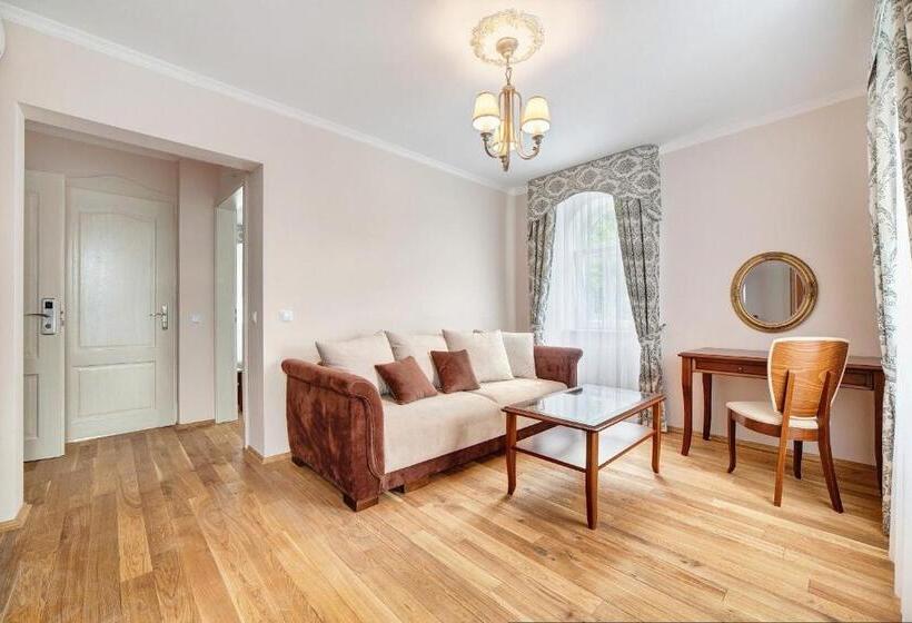 استودیوی استاندارد, Leśna Polana