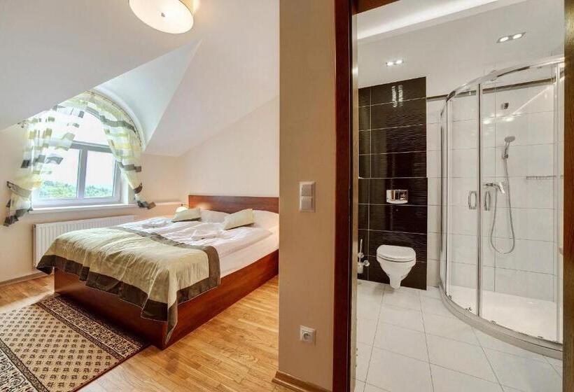 اتاق عادی, Leśna Polana