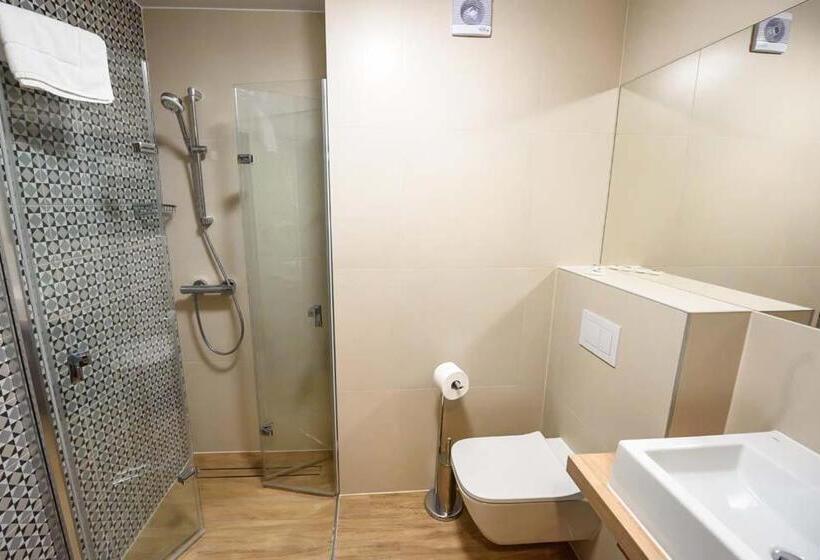 اتاق سوپریور چهار تخته, Ośrodek Szkoleniowo Wypoczynkowy Galicya