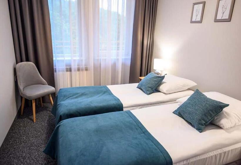 اتاق سوپریور چهار تخته, Ośrodek Szkoleniowo Wypoczynkowy Galicya