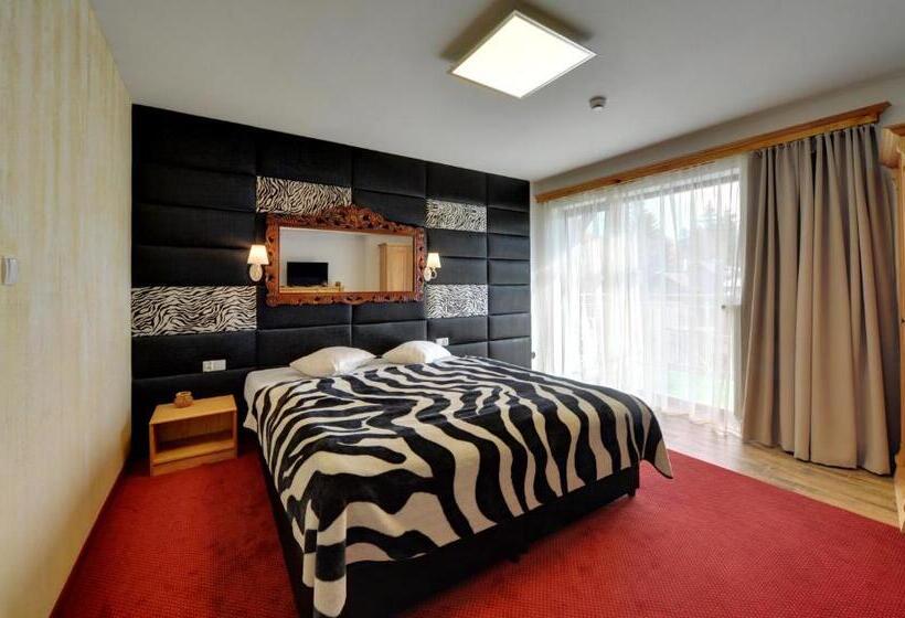 اتاق استاندارد سه نفره, Willa Magnat