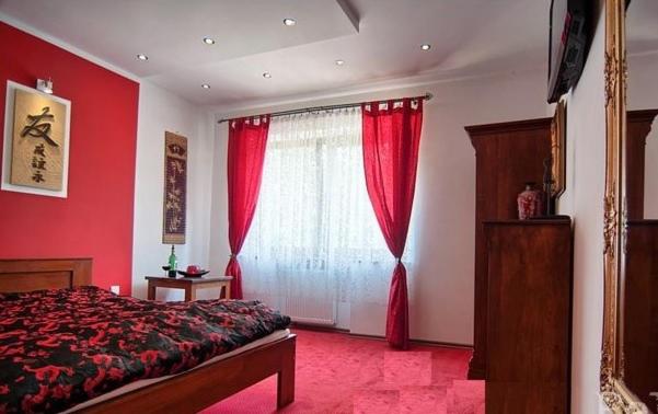 اتاق اکونومی یک تخته, Willa Magnat