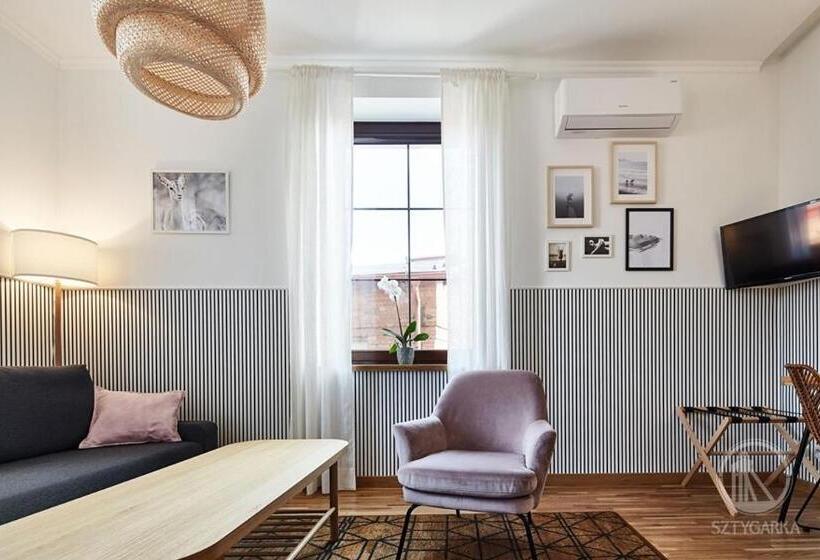 スタンダードスタジオ, Sztygarka. Pensjonat Pod Wieżą Katowice Chorzów