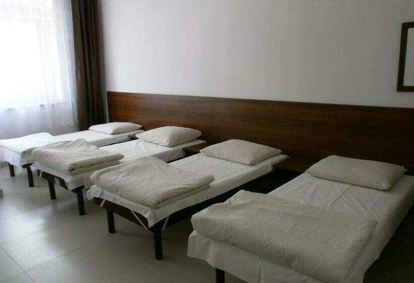 اتاق استاندارد چهارنفره با سرویس بهداشتی مشترک, Twój Hostel Klimczoka 7