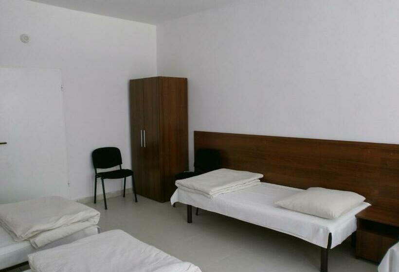 اتاق استاندارد چهارنفره با سرویس بهداشتی مشترک, Twój Hostel Klimczoka 7