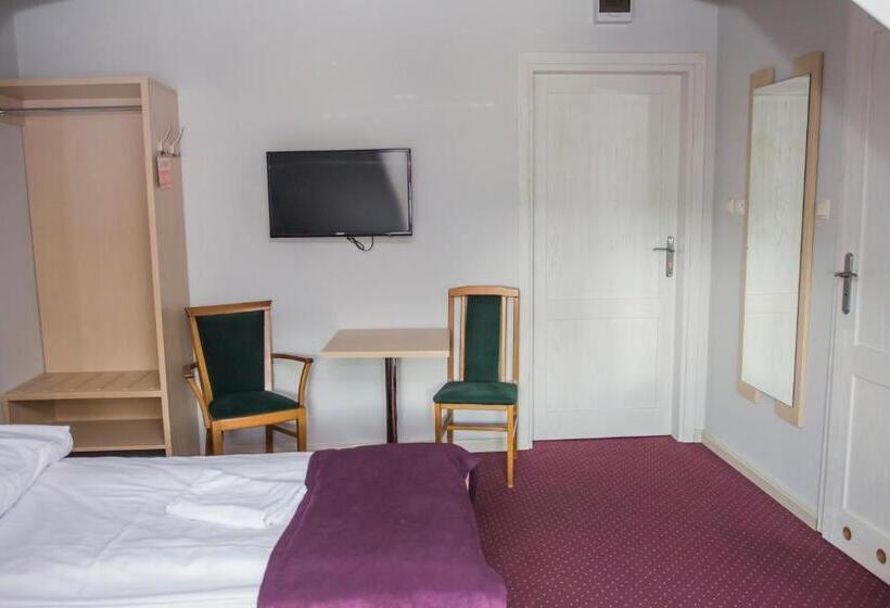 Номер Deluxe, Dworek Jabłonna