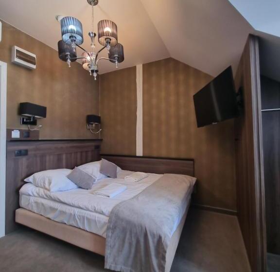 Номер Deluxe, Dworek Jabłonna