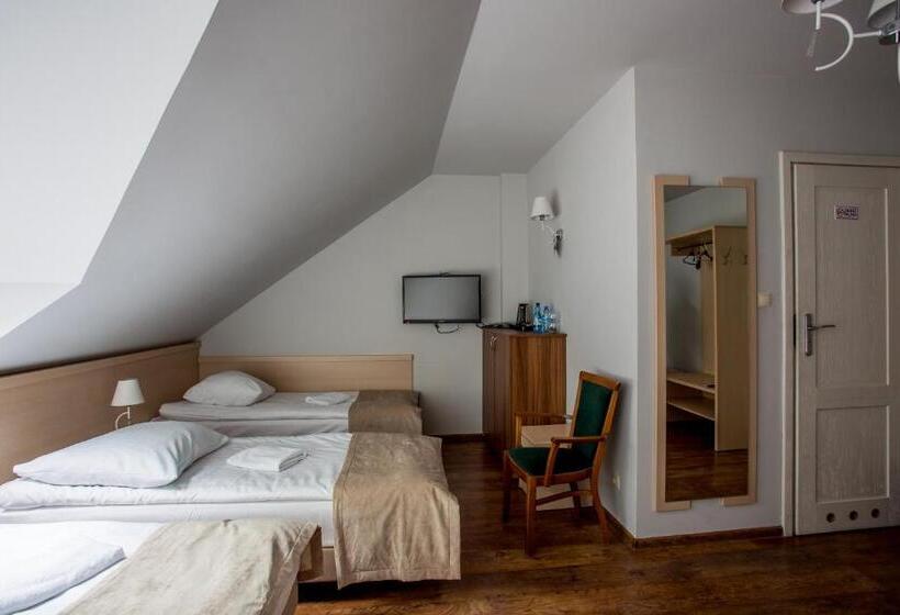 Трехместный Номер Классика, Dworek Jabłonna