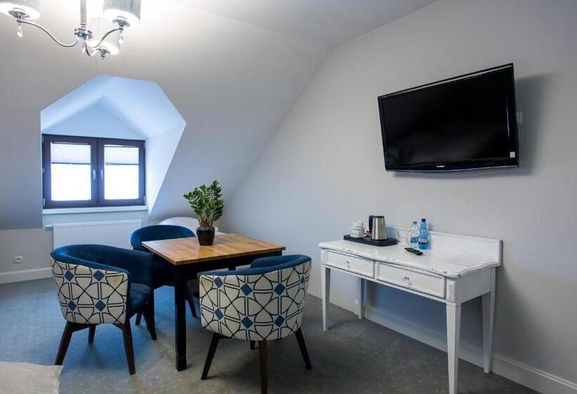 Семейный Номер, Dworek Jabłonna